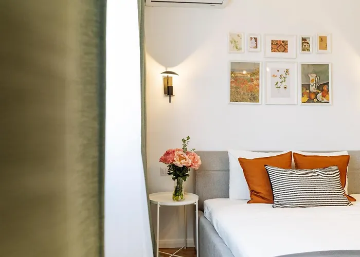 Beautiful Modern - Cismigiu Park - Netflix * Bucureşti