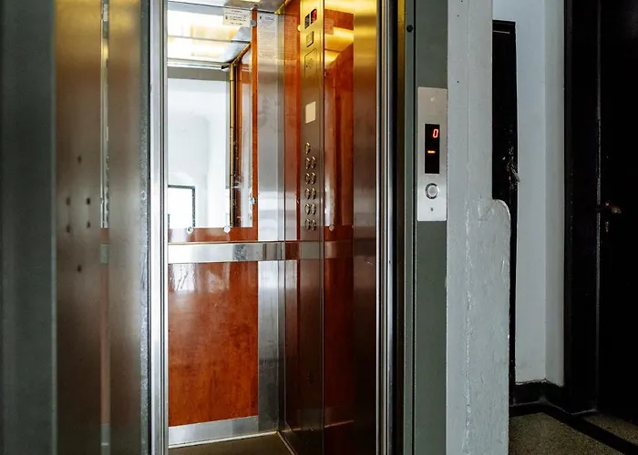 Beautiful Modern - Cismigiu Park - Netflix *