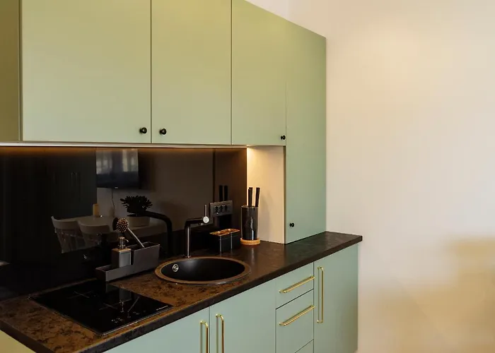 Beautiful Modern - Cismigiu Park - Netflix *