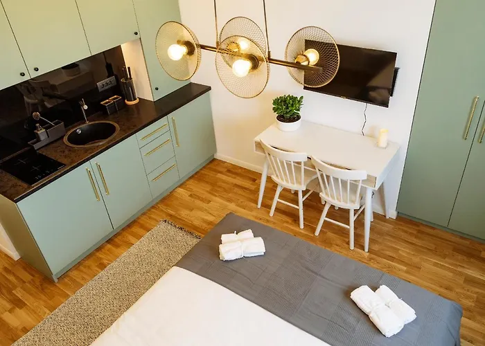 Beautiful Modern - Cismigiu Park - Netflix Bucureşti