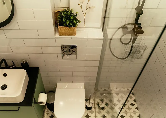 Beautiful Modern - Cismigiu Park - Netflix